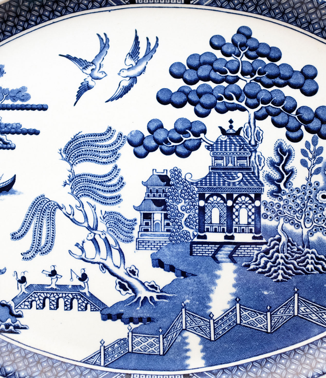 Porcelain: From Chinoiserie to Brown Betty
